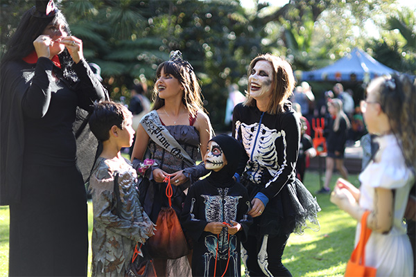 Boo at the Zoo Perth Zoo children in halloween costumes